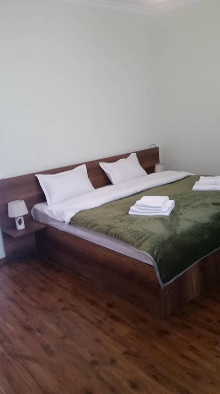 Guesthouse Elli & Cottages Степанцмінда Екстер'єр фото