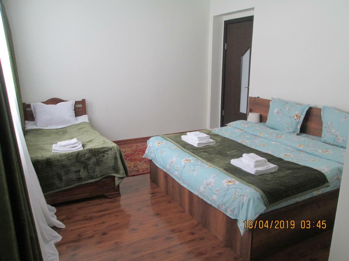 Guesthouse Elli & Cottages Степанцмінда Екстер'єр фото