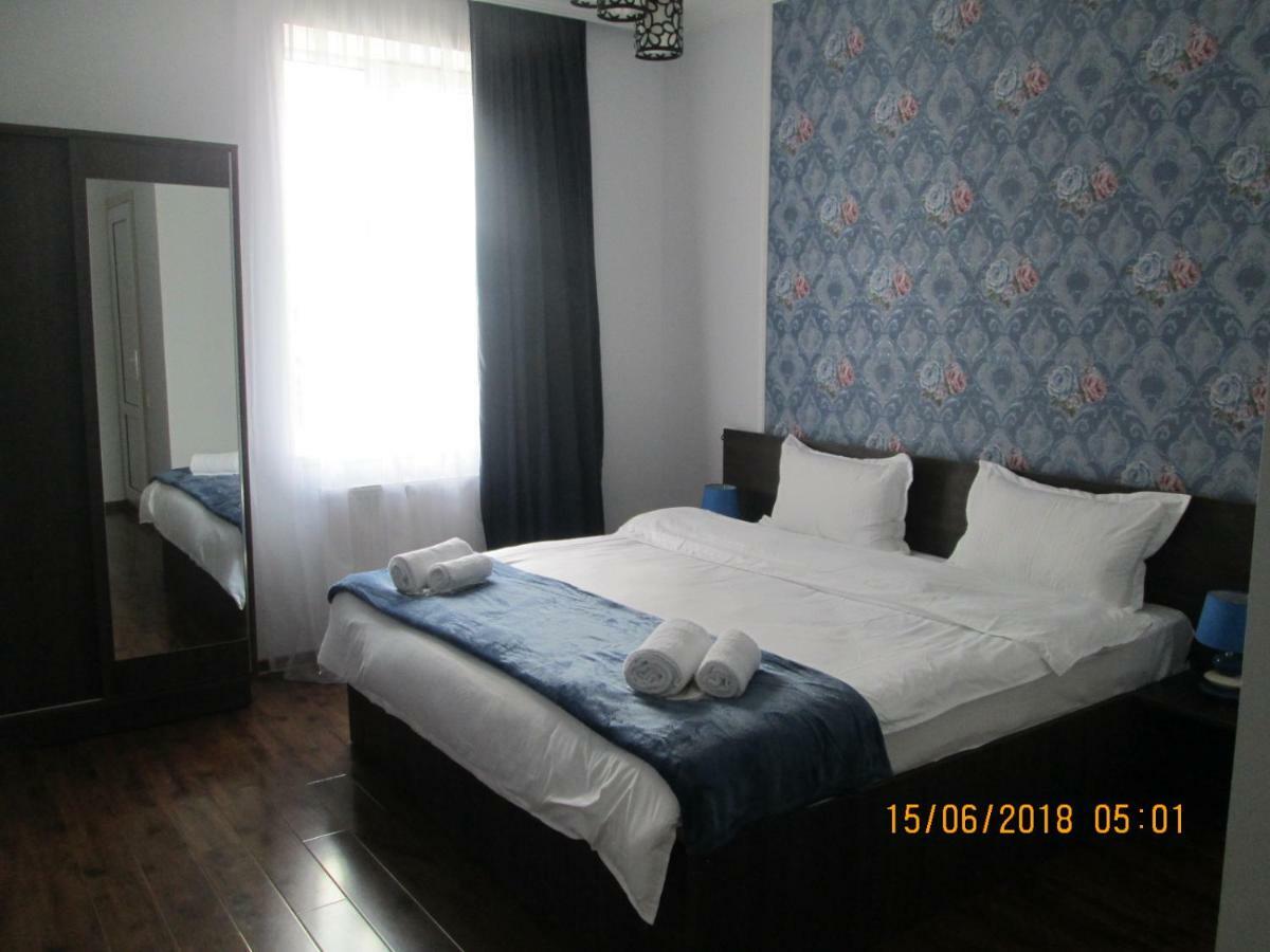 Guesthouse Elli & Cottages Степанцмінда Екстер'єр фото
